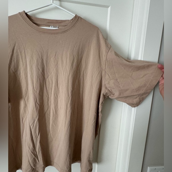 H&M Boyfriend Oversized Tee - Picture 2 of 3